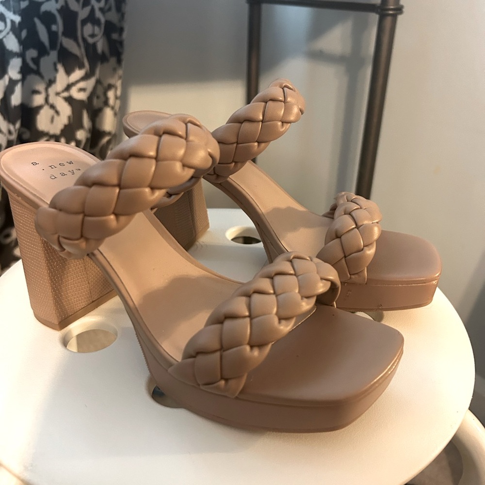 heels size 6